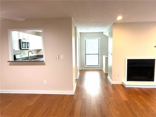 $1,950 | 504 Wynnes Ridge Circle Southeast, Marietta, GA 30067