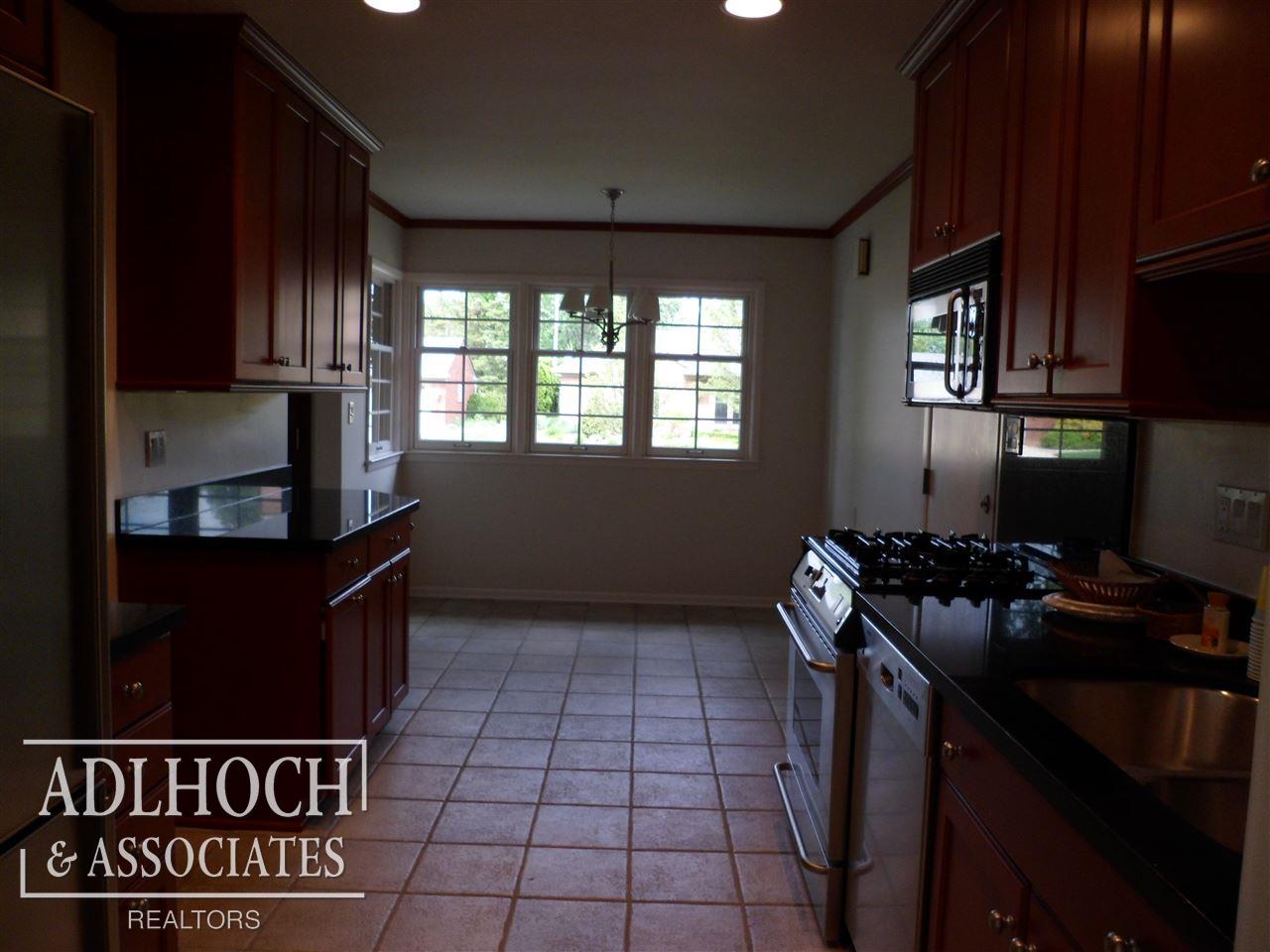477 Shelbourne Road Grosse Pointe, MI 48236 - Photo 6 of 14 Kitchen