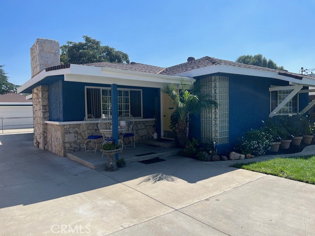 25084 Wiley Canyon Road Newhall, CA 91321 - Photo 1 of 1 a view of a house with patio