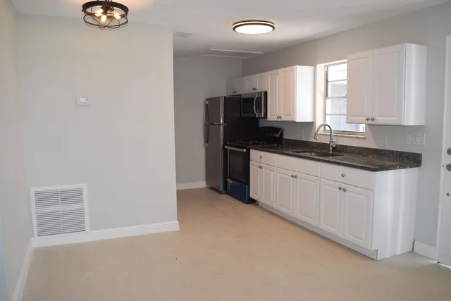 $1,700 | 3094 Southeast Clayton Street, Stuart, FL 34997