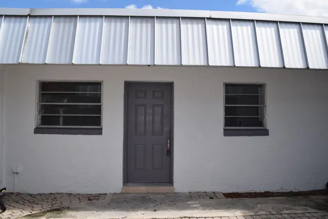 $1,700 | 3094 Southeast Clayton Street, Stuart, FL 34997