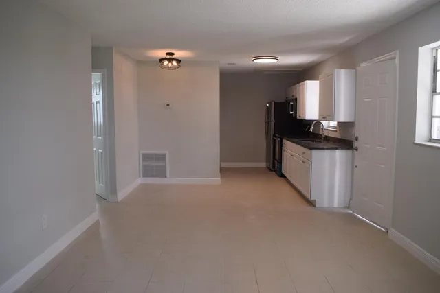 $1,700 | 3094 Southeast Clayton Street, Stuart, FL 34997