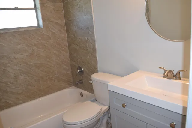 $1,700 | 3094 Southeast Clayton Street, Stuart, FL 34997