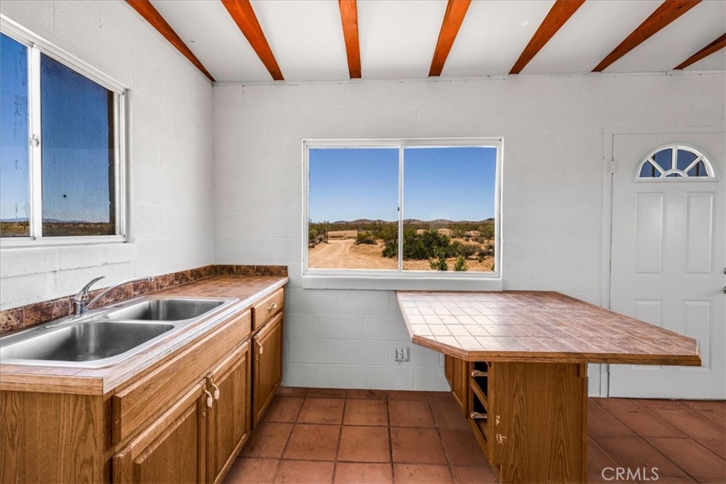 60650 Winters Road Joshua Tree, CA 92252 - Photo 5 of 34
