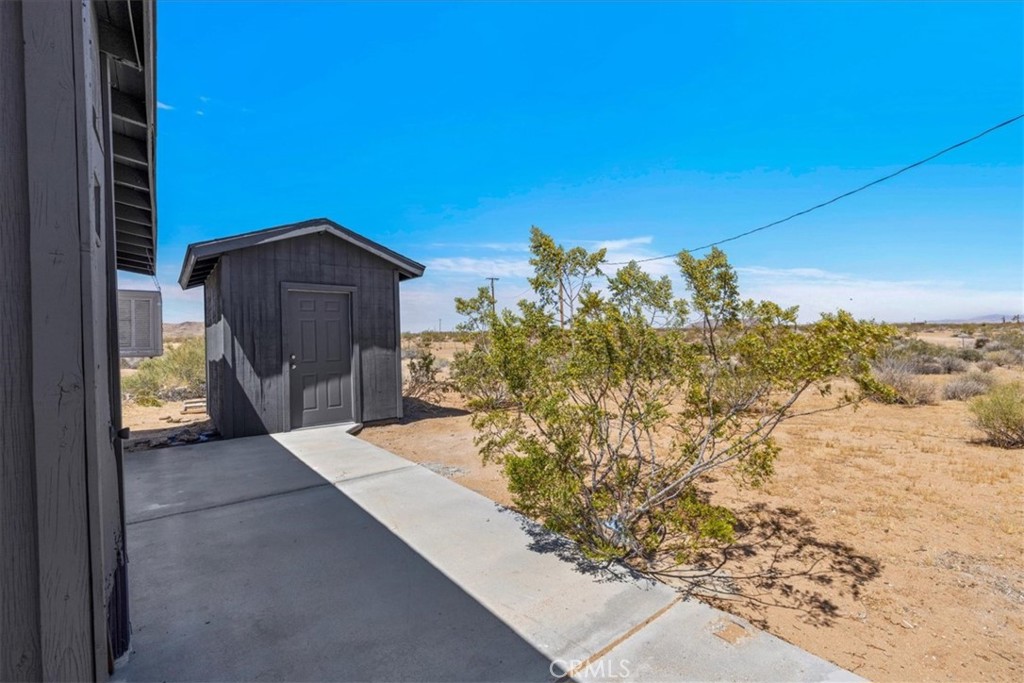 60650 Winters Road Joshua Tree, CA 92252 - Photo 10 of 34
