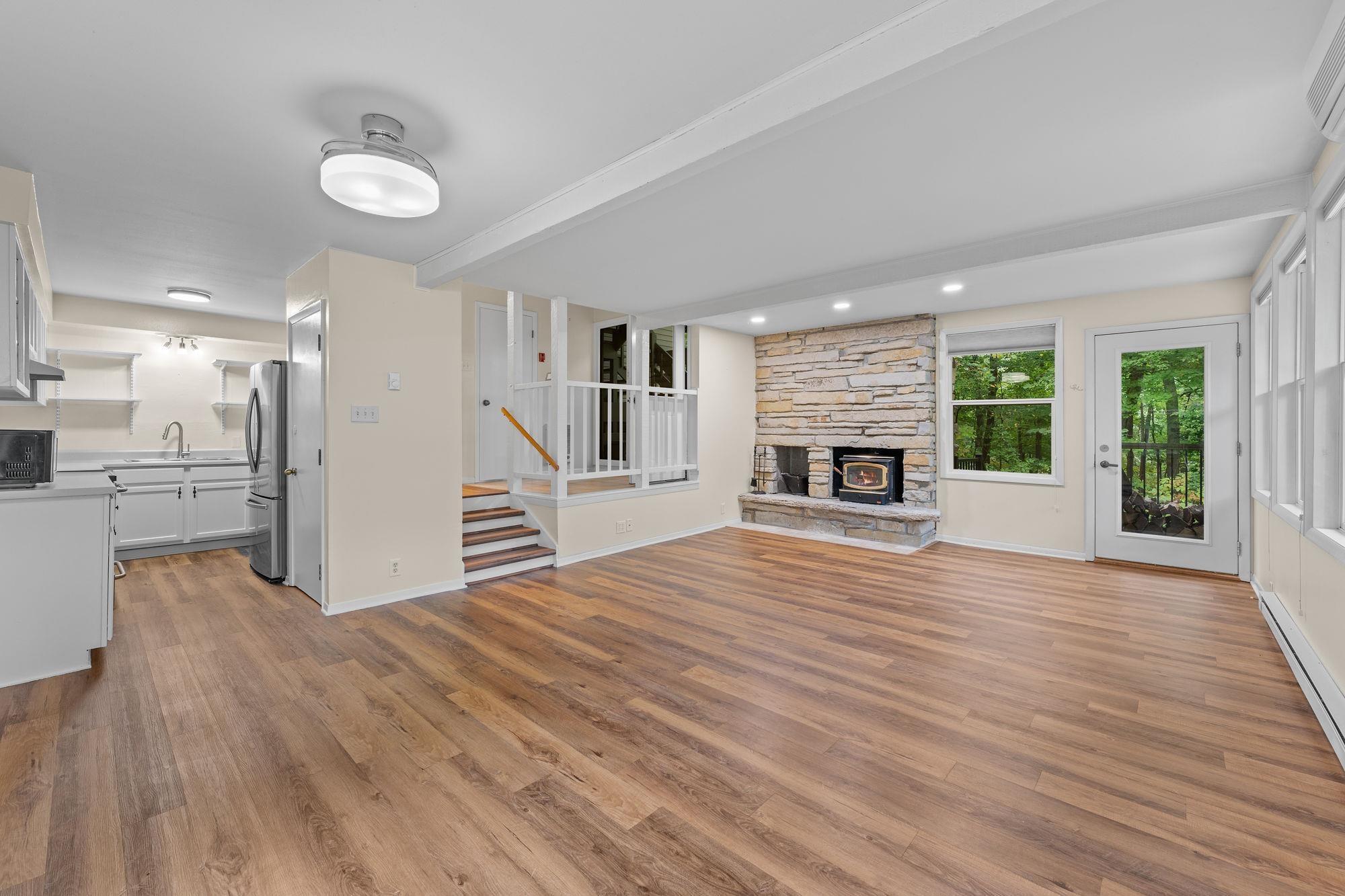 S6185 Bluff Road, Unit 5 Merrimac, WI 53561 - Photo 4 of 38 Gallery Image 4