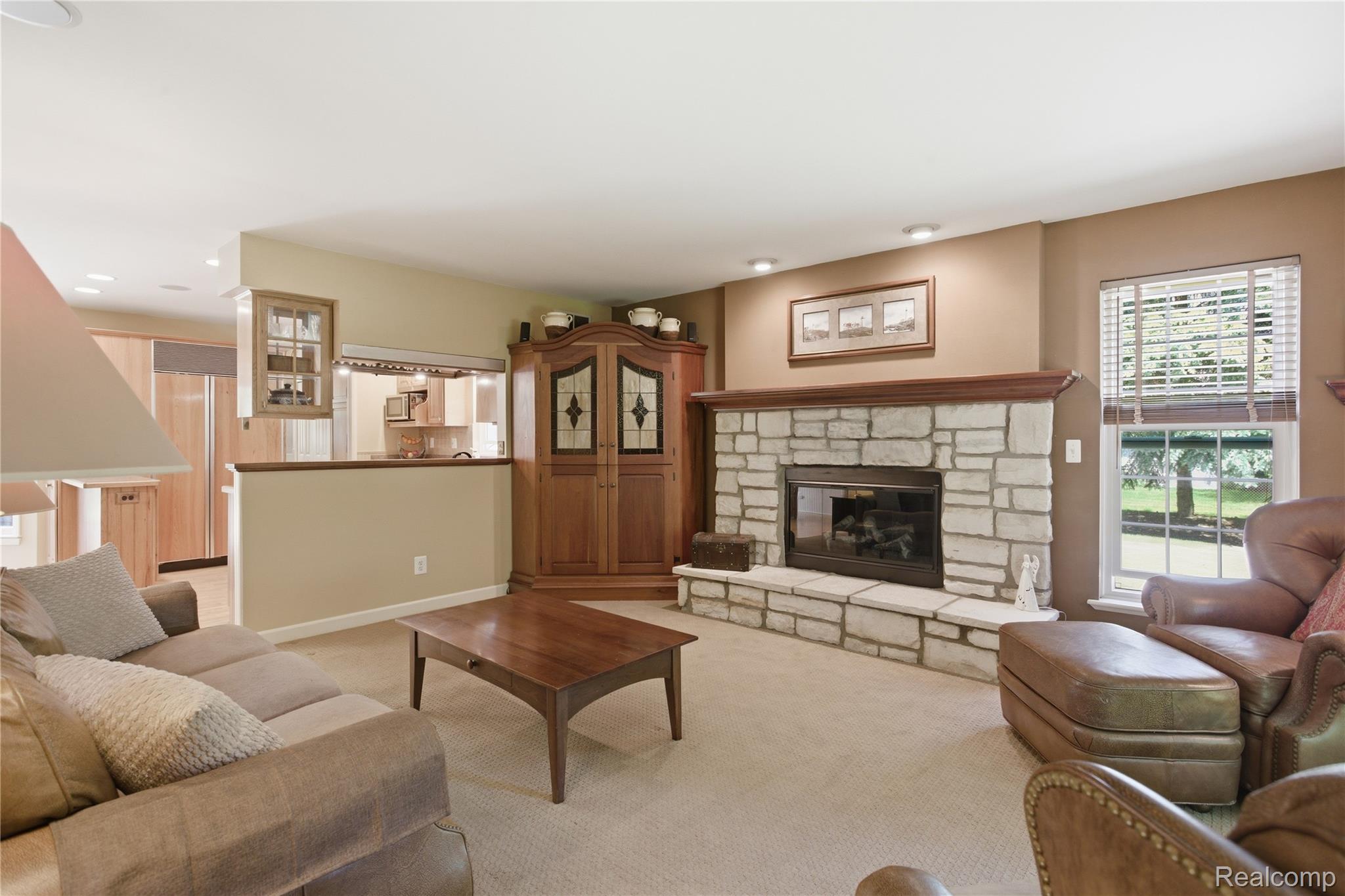 830 Hemingway Road Lake Orion, MI 48362 - Photo 7 of 70 244A3848.jpg