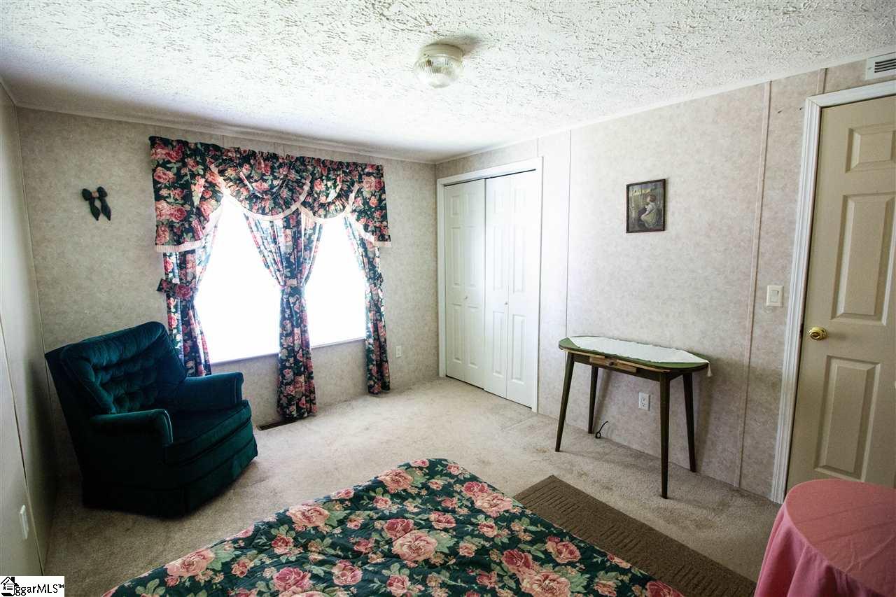 1230 Holly Bush Road Easley, SC 29640 - Photo 17 of 36