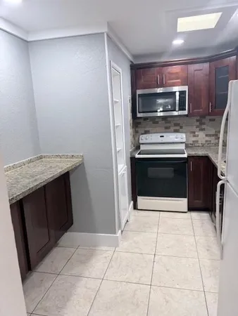 $2,750 | 212 Northwest 46th Court, Unit 212, Deerfield Beach, FL 33064