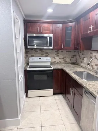 $2,750 | 212 Northwest 46th Court, Unit 212, Deerfield Beach, FL 33064