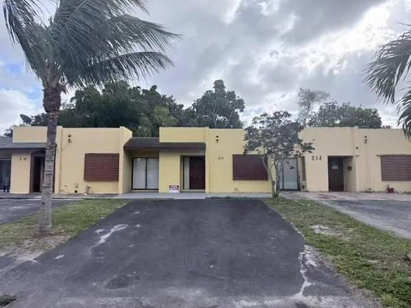 $2,750 | 212 Northwest 46th Court, Unit 212, Deerfield Beach, FL 33064