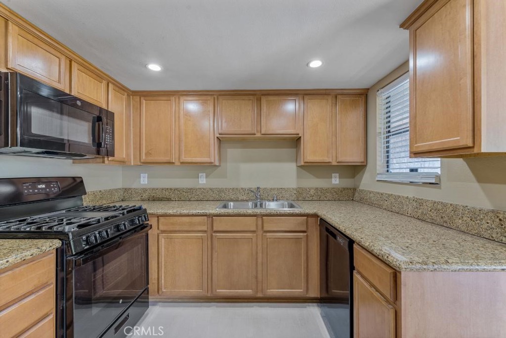 1313 Massachusetts Avenue, Unit 201 Riverside, CA 92507 - Photo 10 of 21