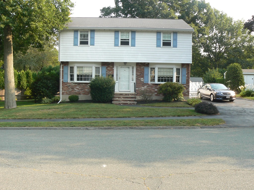 13 Eileen Road Peabody, MA 01960 - Photo 1 of 27 Gallery Image 1
