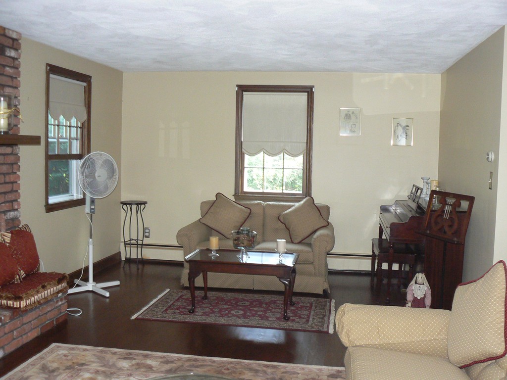 13 Eileen Road Peabody, MA 01960 - Photo 11 of 27 Gallery Image 11