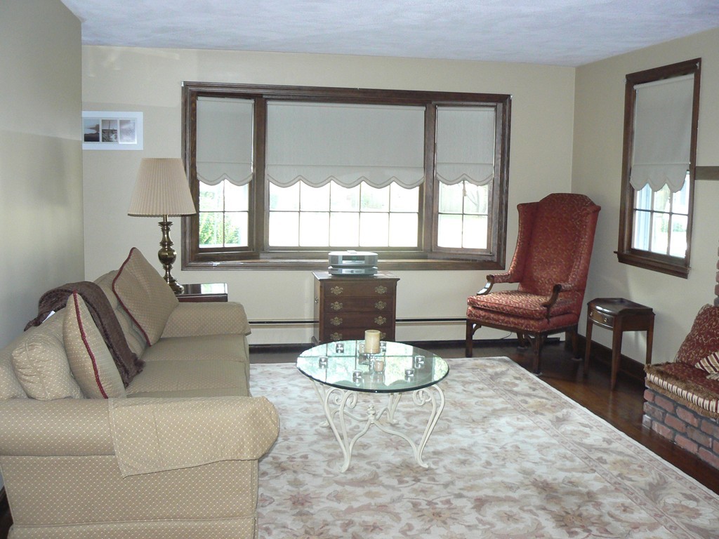 13 Eileen Road Peabody, MA 01960 - Photo 8 of 27 Gallery Image 8