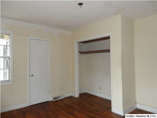 217 22nd Street Southwest Birmingham, AL 35211 - Photo 7 of 8