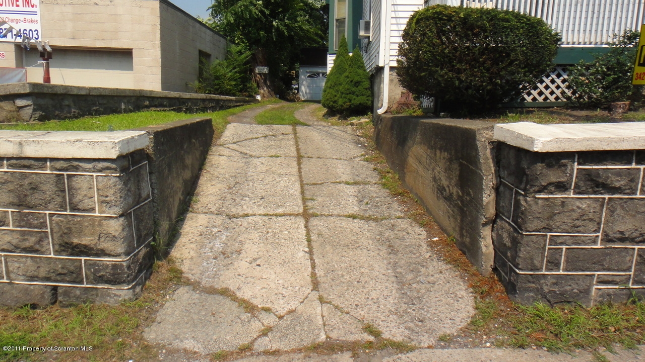 525 Green Ridge Street Scranton, PA 18509 - Photo 3 of 6 a view of outdoor space