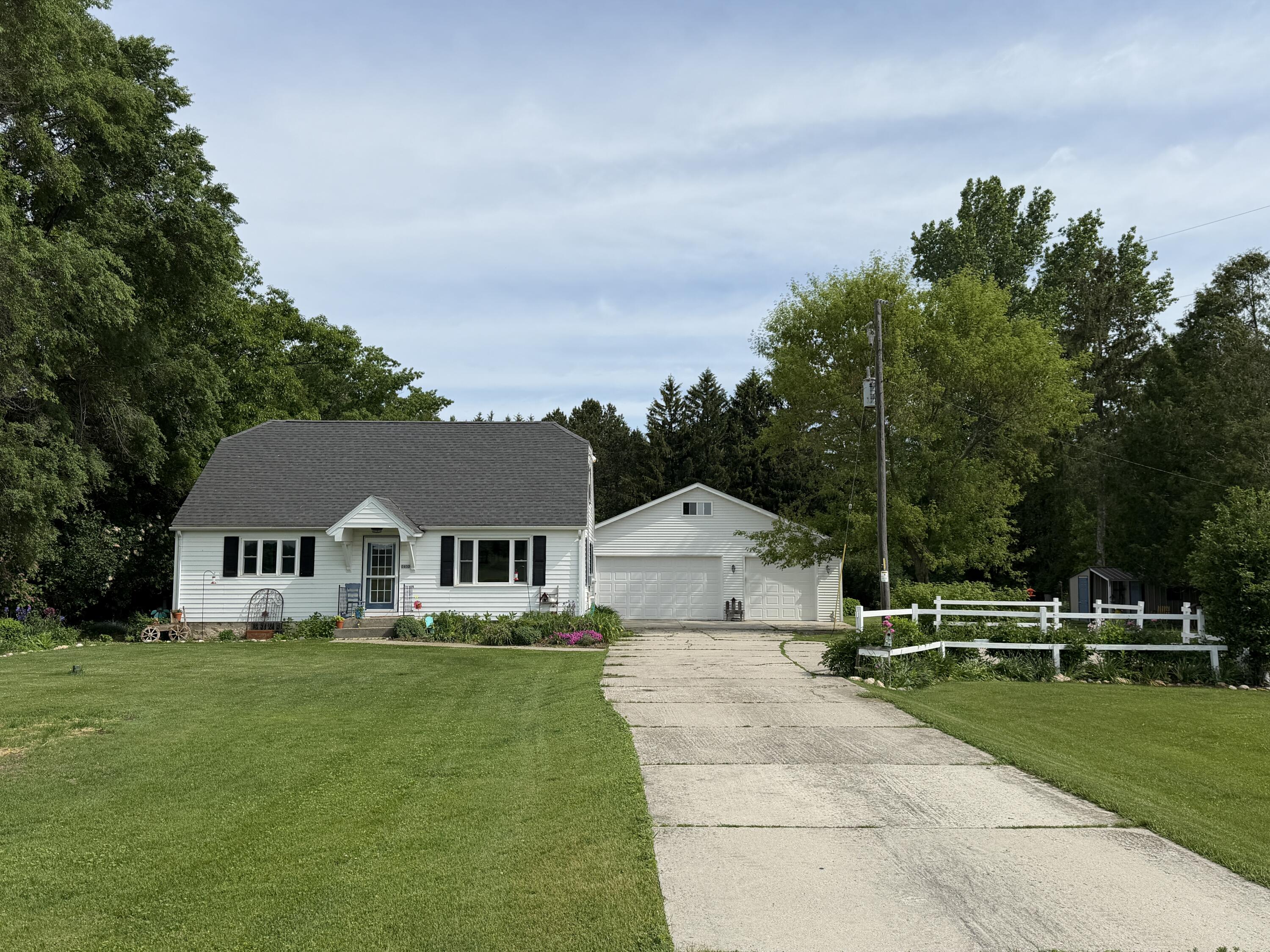 2032 Cth Vv Two Rivers, WI 54241 - Photo 3 of 41 IMG_1576