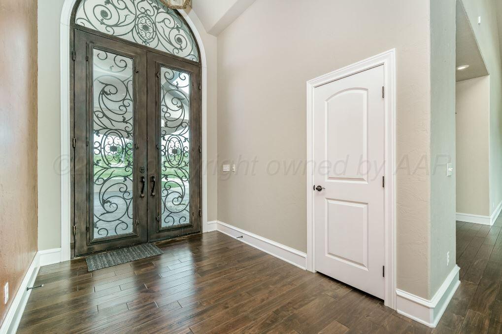 7950 East Lake View Road Amarillo, TX 79118 - Photo 7 of 49 Foyer