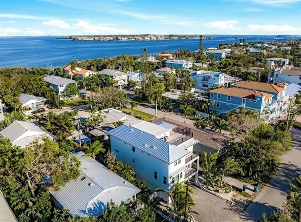 $3,500,000 | 2403 Avenue C, Bradenton Beach, FL 34217