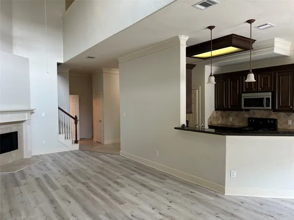 $2,098 | 2865 Westhollow Drive, Unit 70, Houston, TX 77082
