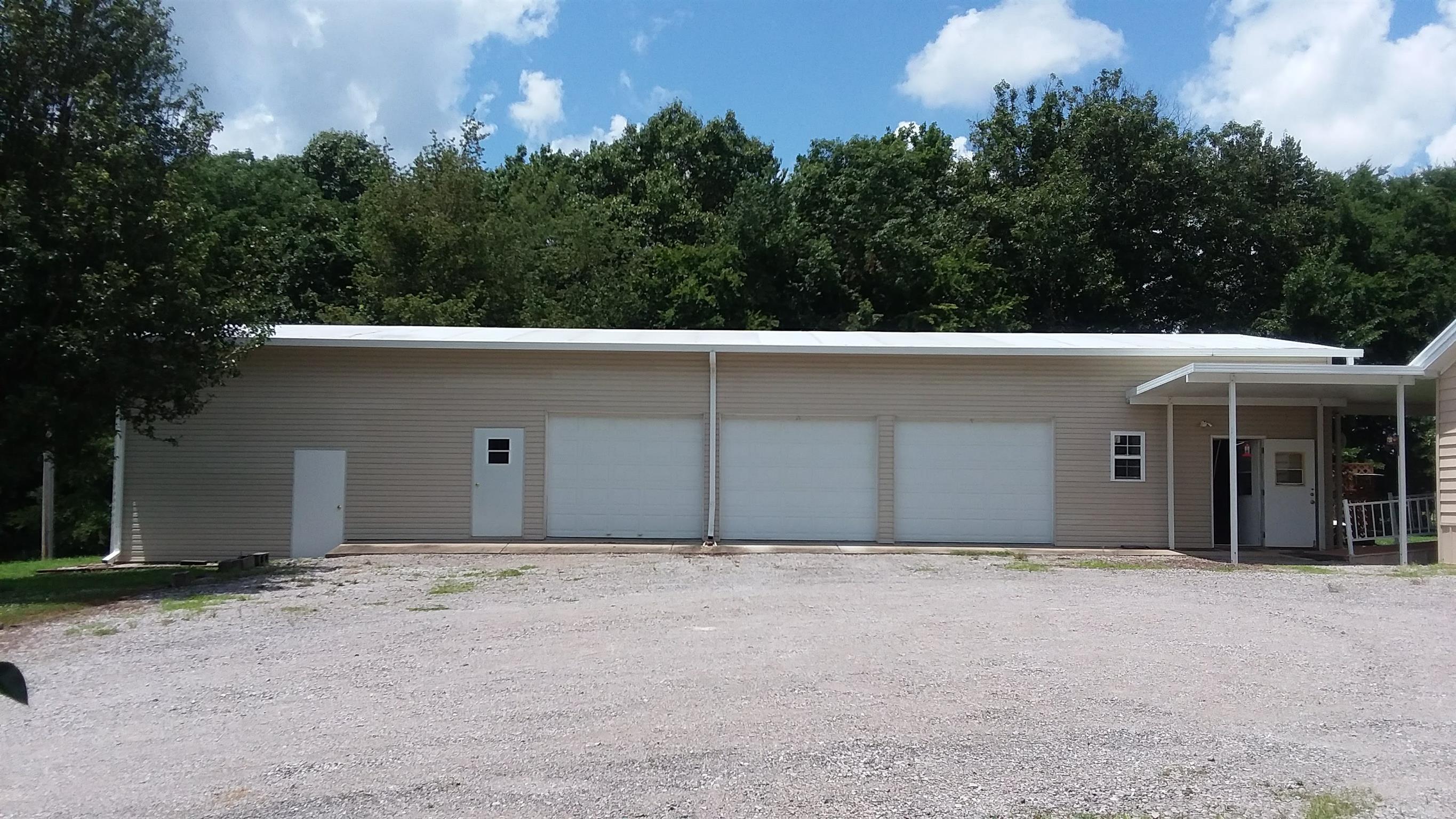 4813 Hardison Mill Road Columbia, TN 38401 - Photo 2 of 28