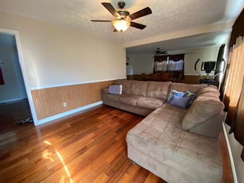 361 Sand Cave Road Ewing, VA 24248 - Photo 3 of 14 IMG_7046