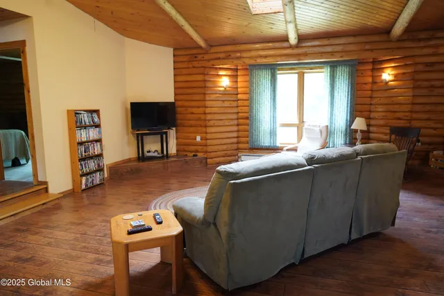 $489,000 | 177 Lake Lorraine Way, Pittstown, NY 12090