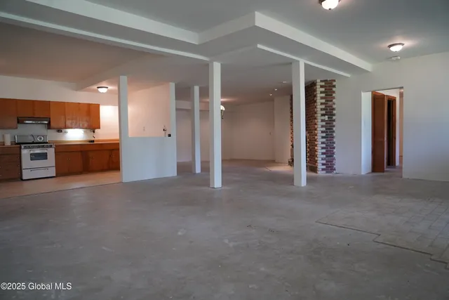 $489,000 | 177 Lake Lorraine Way, Pittstown, NY 12090