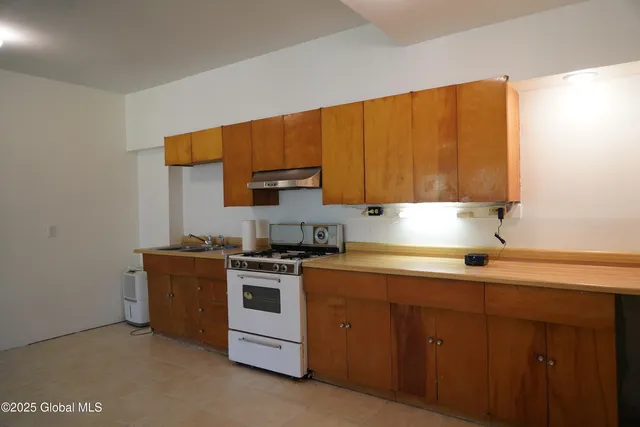 $489,000 | 177 Lake Lorraine Way, Pittstown, NY 12090