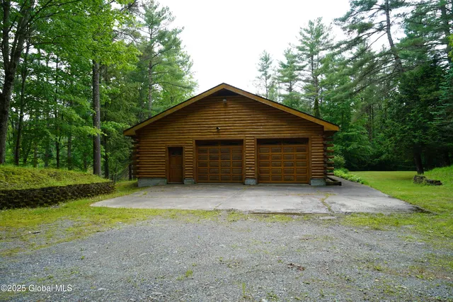 $489,000 | 177 Lake Lorraine Way, Pittstown, NY 12090