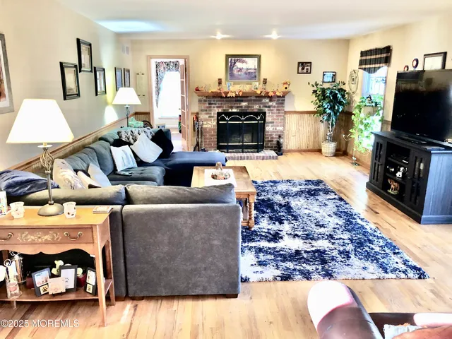 $1,099,000 | 10 Saddlebrook Road, Millstone Township, NJ 08535