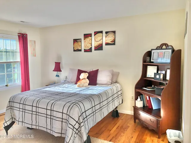 $1,099,000 | 10 Saddlebrook Road, Millstone Township, NJ 08535