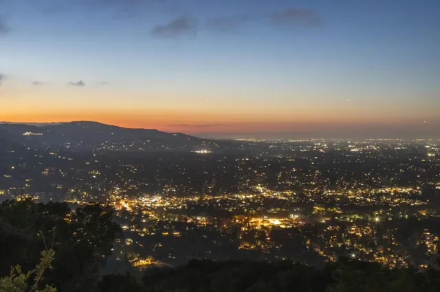 a view of entryway and hall
