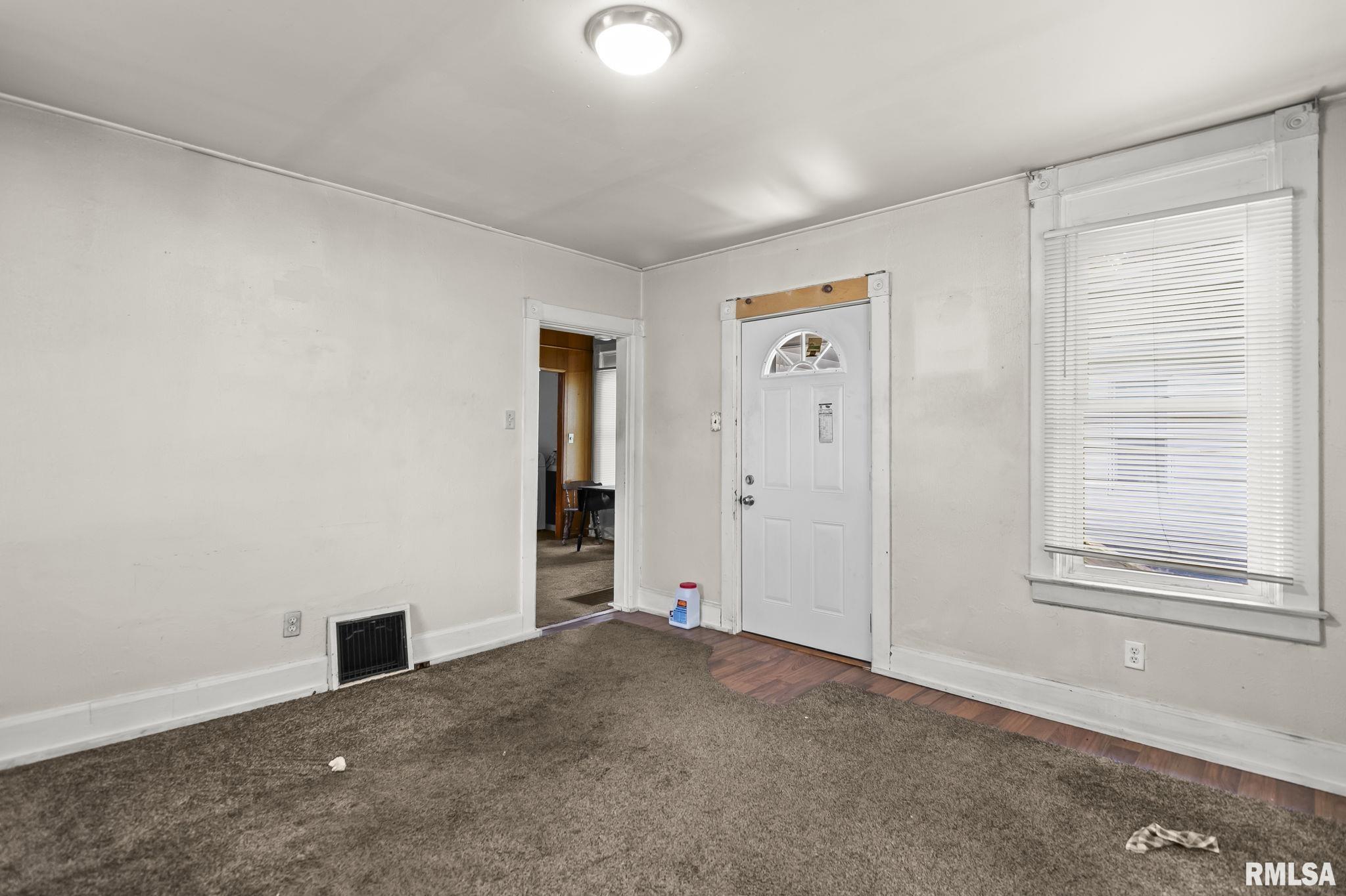 1164 North 3rd Street Springfield, IL 62702 - Photo 3 of 24