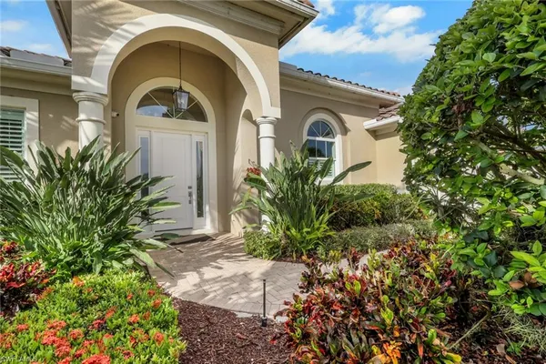 $785,000 | 104 Forest Hills Boulevard, Naples, FL 34113