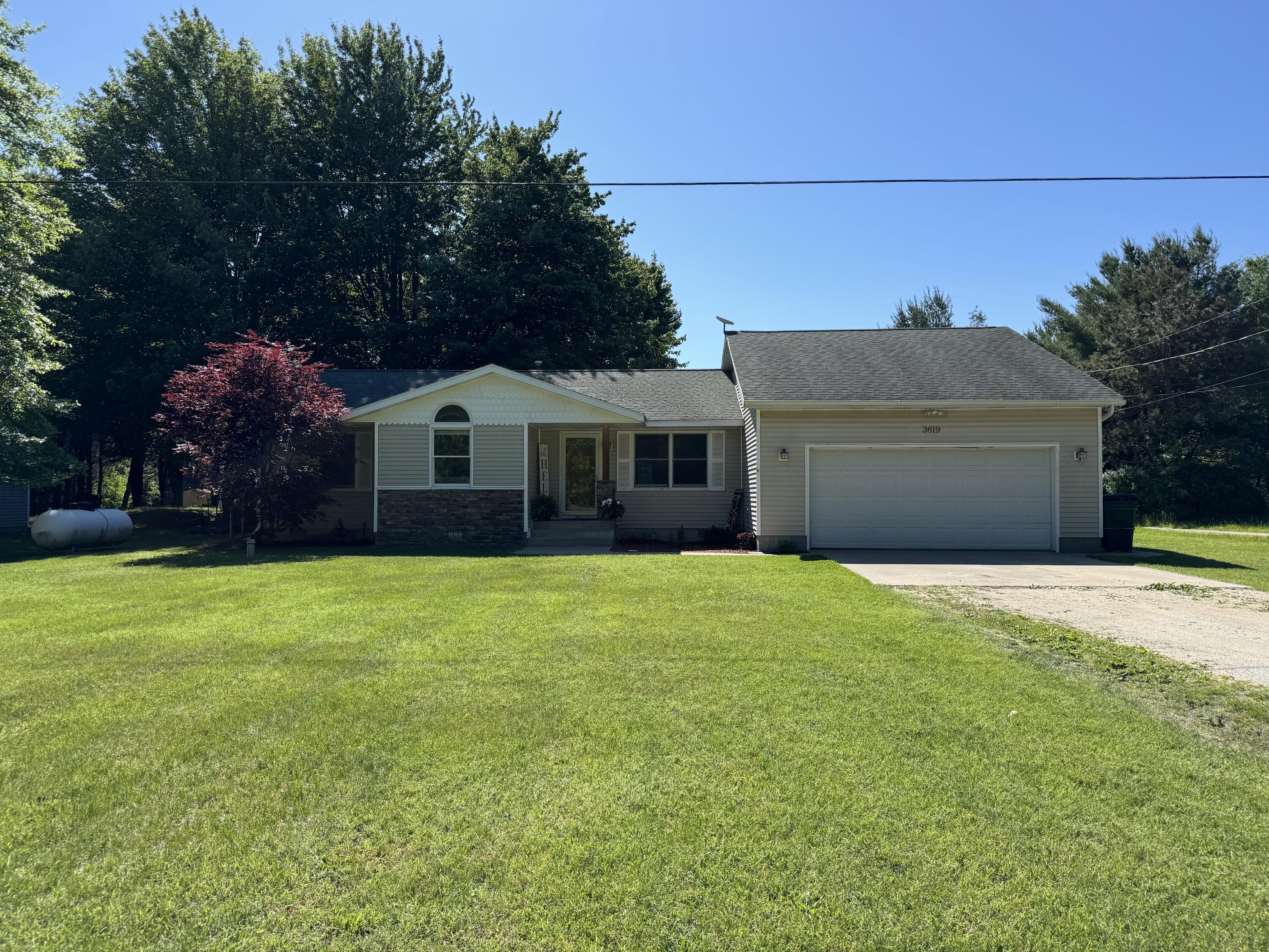 3619 Strand Road Muskegon, MI 49445 - Photo 1 of 23 IMG_1408