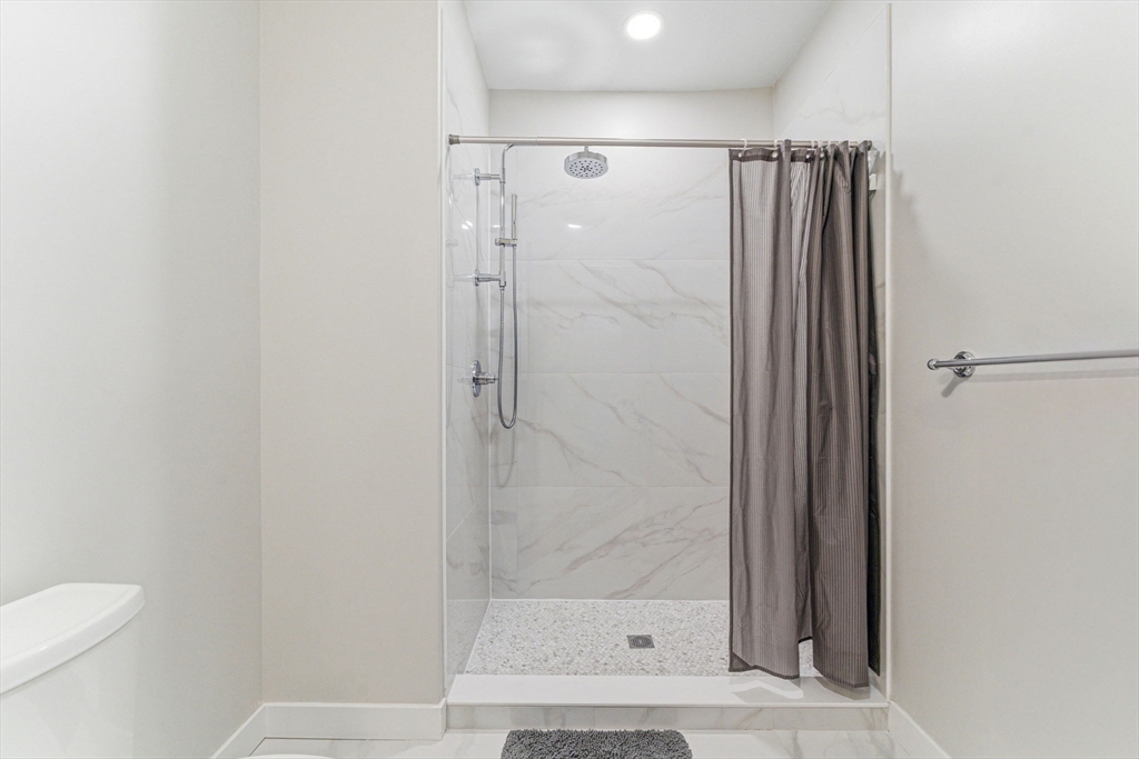 157 Chestnut Street, Unit 203 Chelsea, MA 02150 - Photo 16 of 31