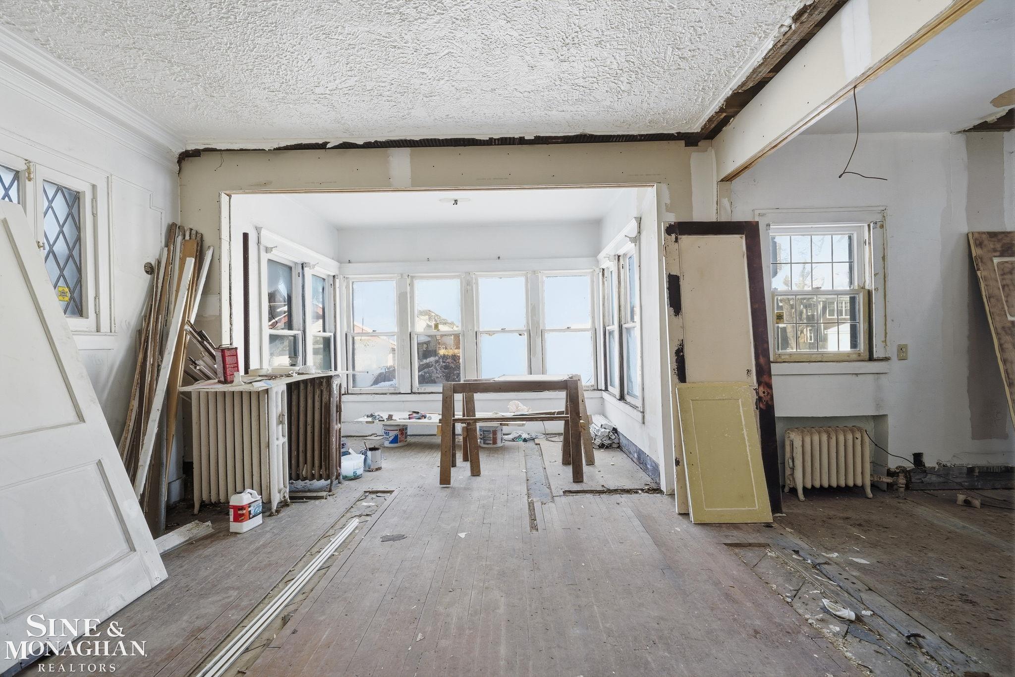 1234 Edison Street Detroit, MI 48202 - Photo 5 of 35 50220159-721FFE7A-B3CC-426E-AC4C-C87EC2DCF265.JPG