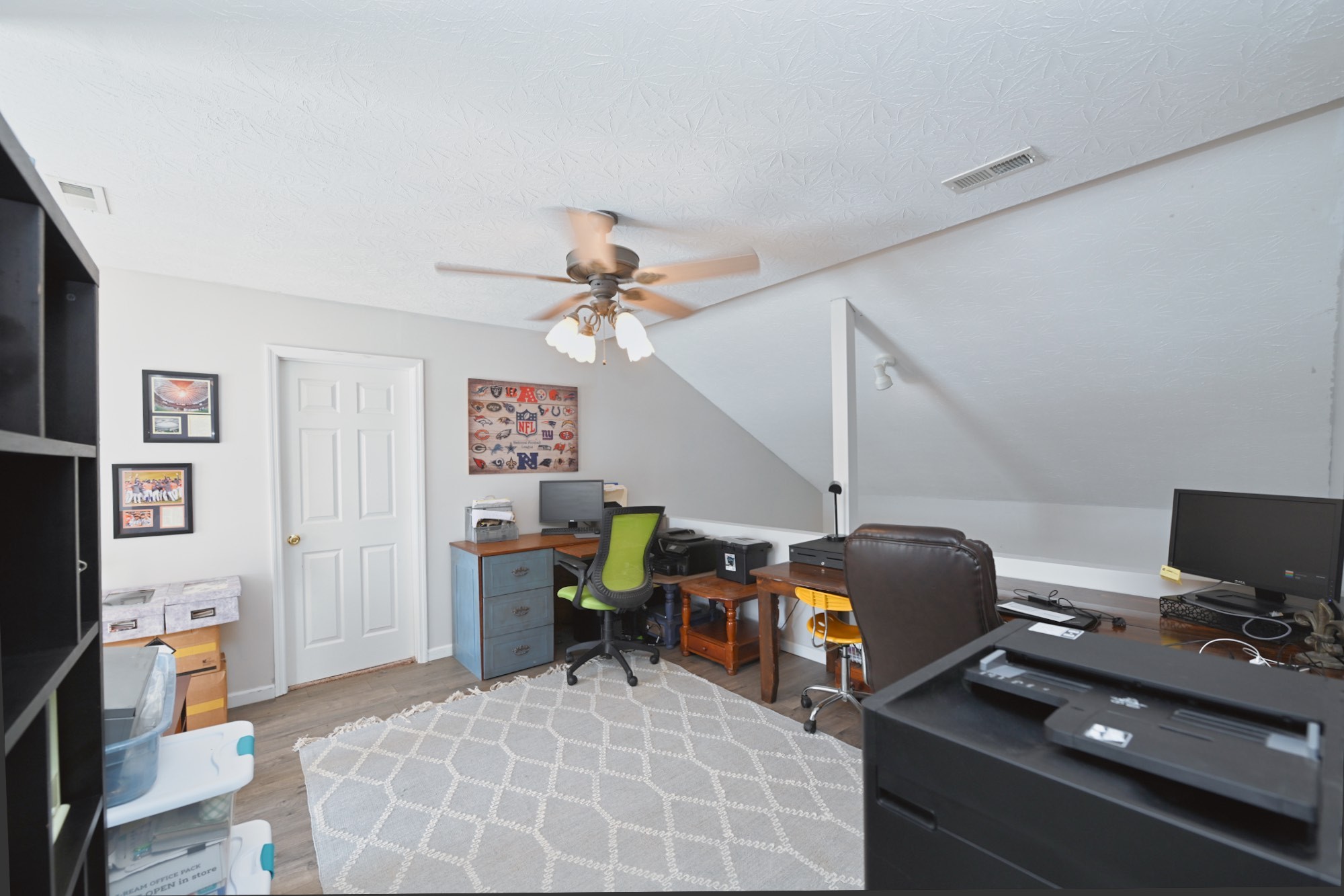 3376 Maxie Jones Road Springfield, TN 37172 - Photo 26 of 48 a living room with furniture and a flat screen tv