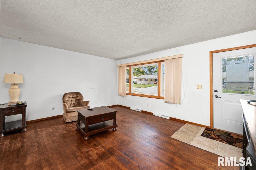 1406 15th Street Silvis, IL 61282 - Photo 12 of 33