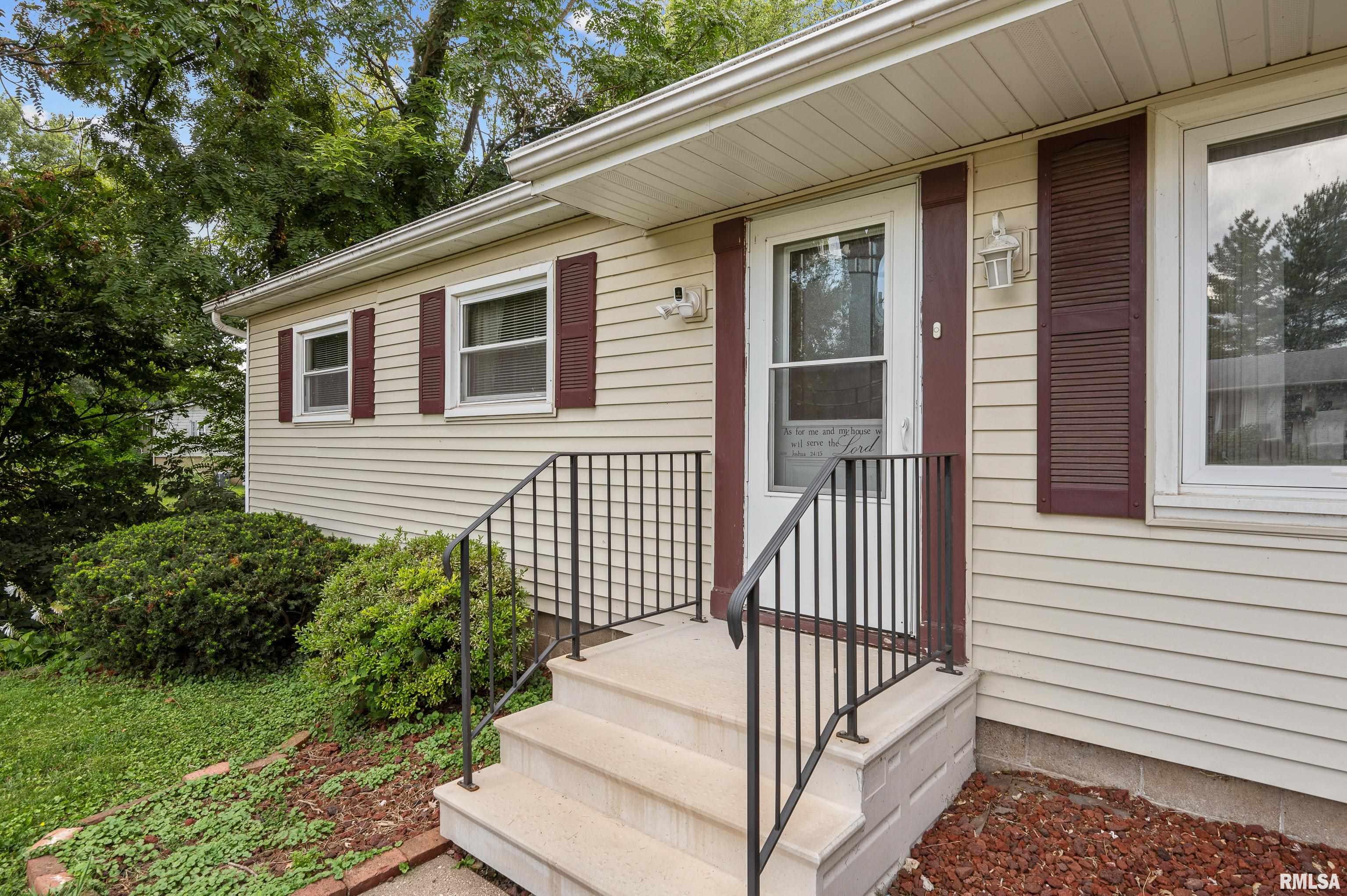 1406 15th Street Silvis, IL 61282 - Photo 3 of 33