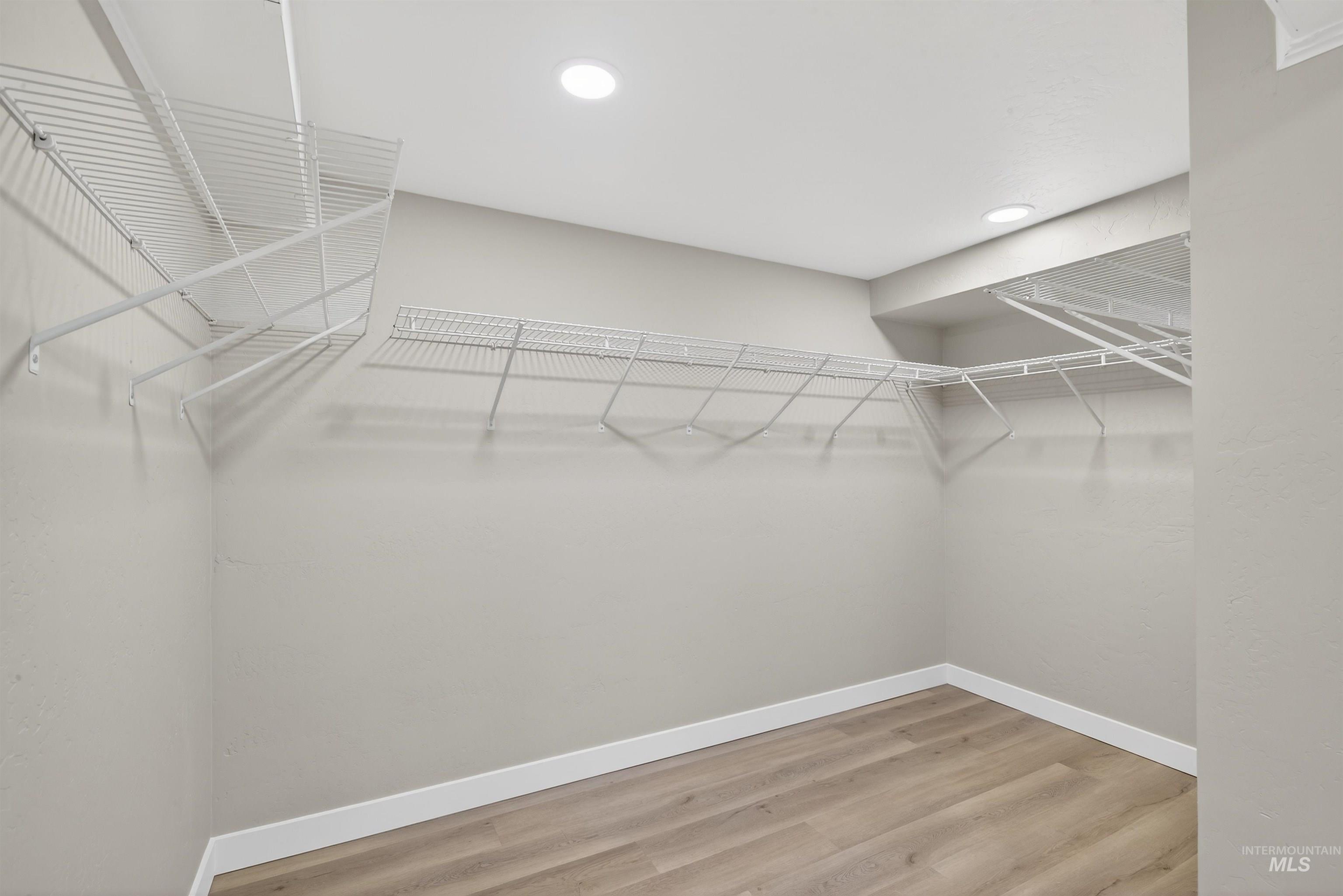 929 10th Street Clarkston, WA 99403 - Photo 25 of 43 Walk in closet featuring light wood finished floors