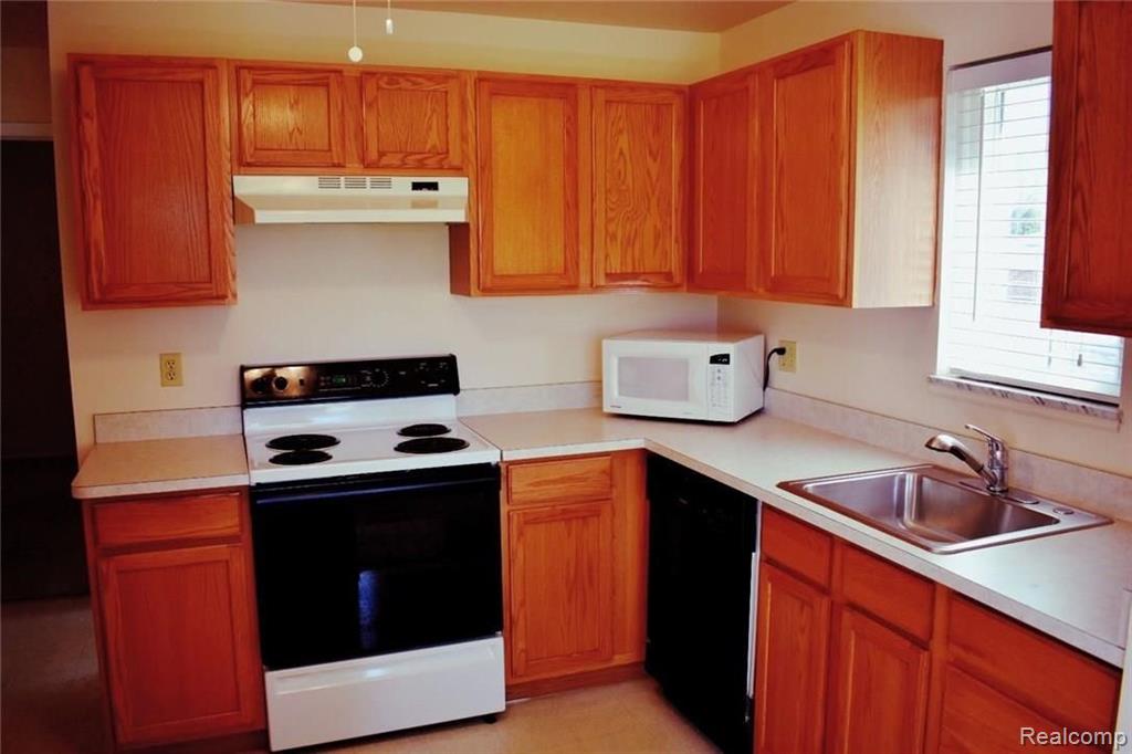 29516 Hoover Road, Unit 69 Warren, MI 48093 - Photo 23 of 34