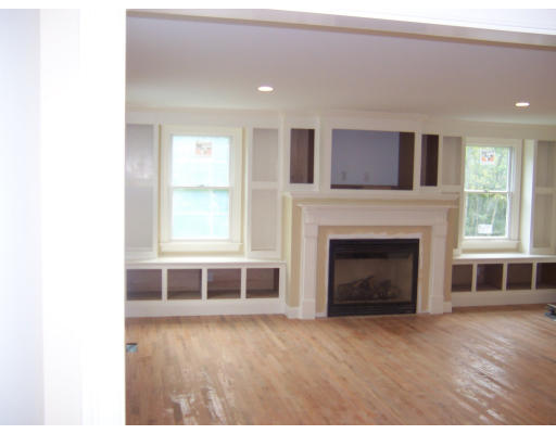 184 Whitehall Road Amesbury, MA 01913 - Photo 2 of 7 Gallery Image 2
