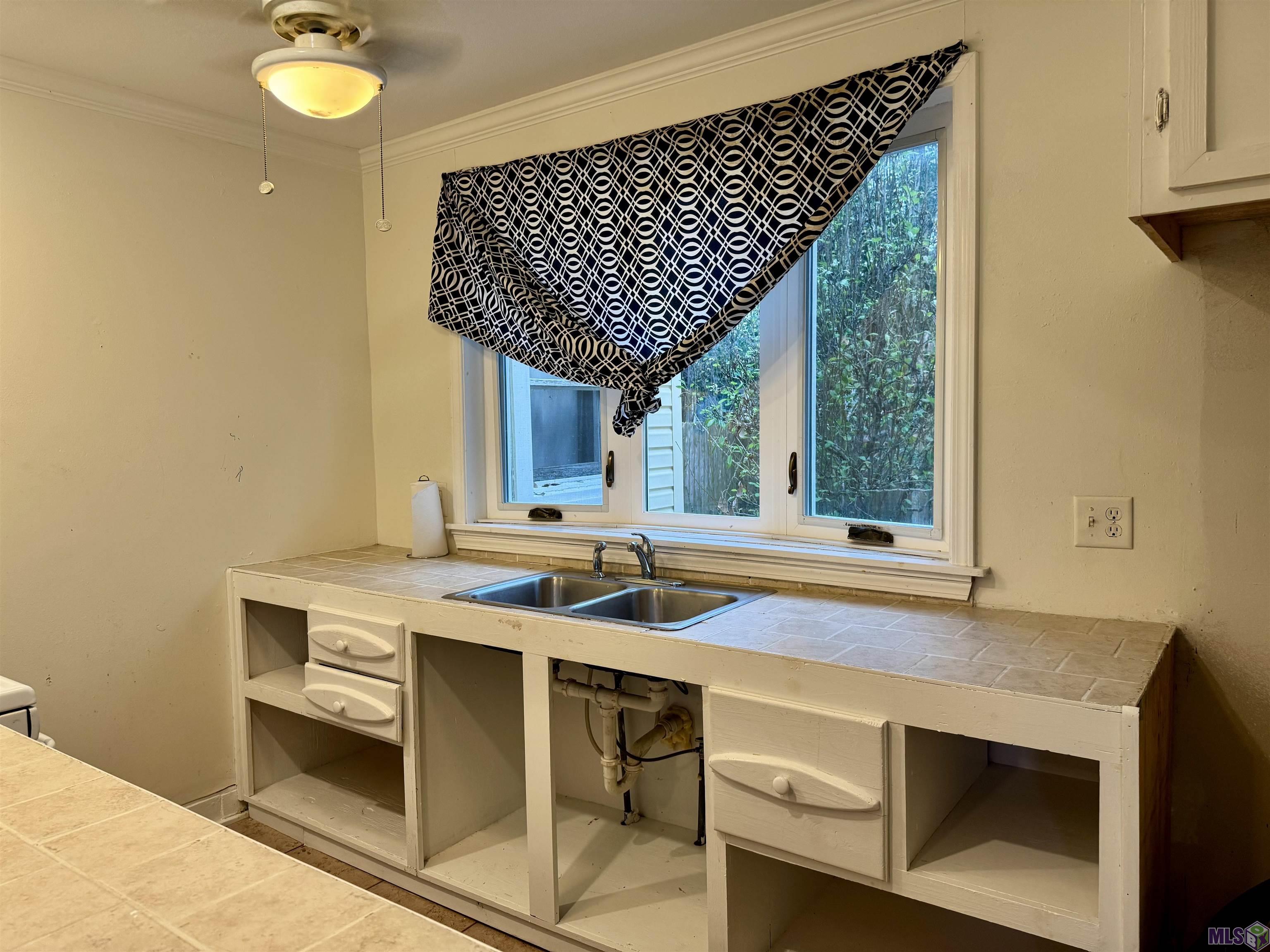 821 Iris Street Baton Rouge, LA 70802 - Photo 4 of 10