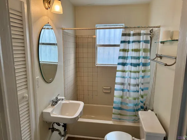 $1,100 | 821 Iris Street, Baton Rouge, LA 70802