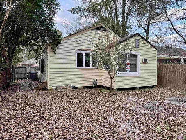 $1,100 | 821 Iris Street, Baton Rouge, LA 70802
