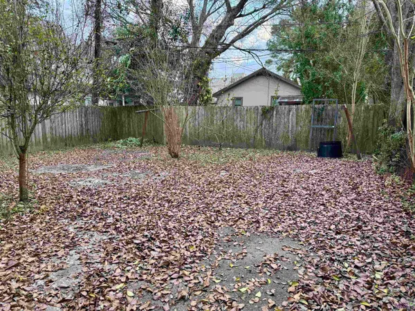 $1,100 | 821 Iris Street, Baton Rouge, LA 70802