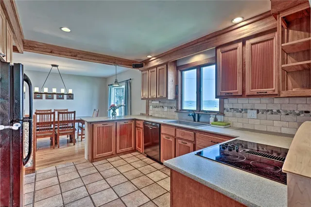 $3,300 | 129 Dighton Avenue, Portsmouth, RI 02871